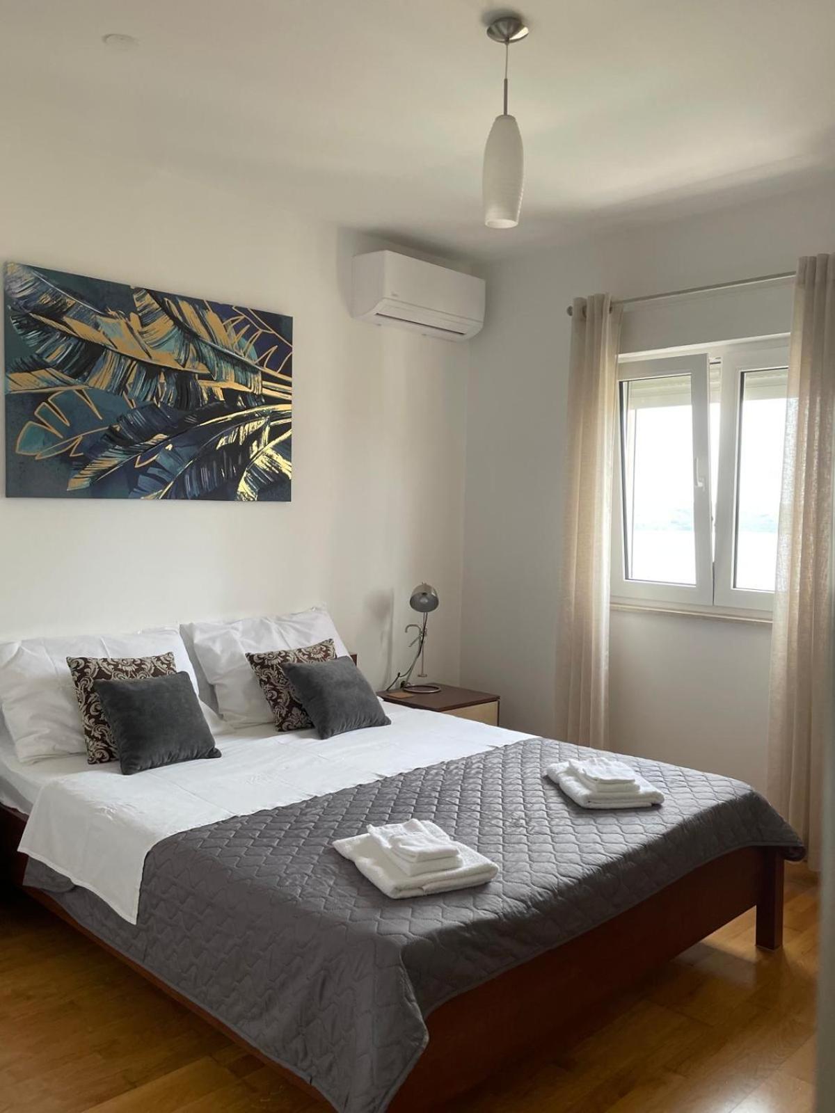 Apartman Lucia Trogir Buitenkant foto